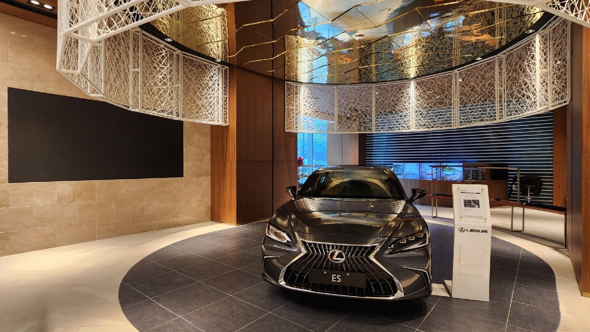 lexus mitsukoshi bgc